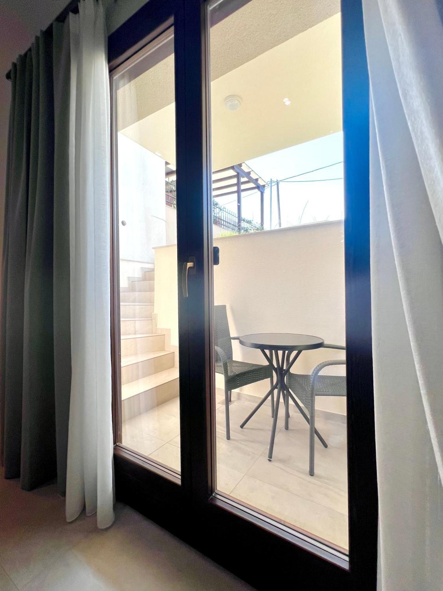 La Mer Luxury Apartments Ierissós Eksteriør bilde