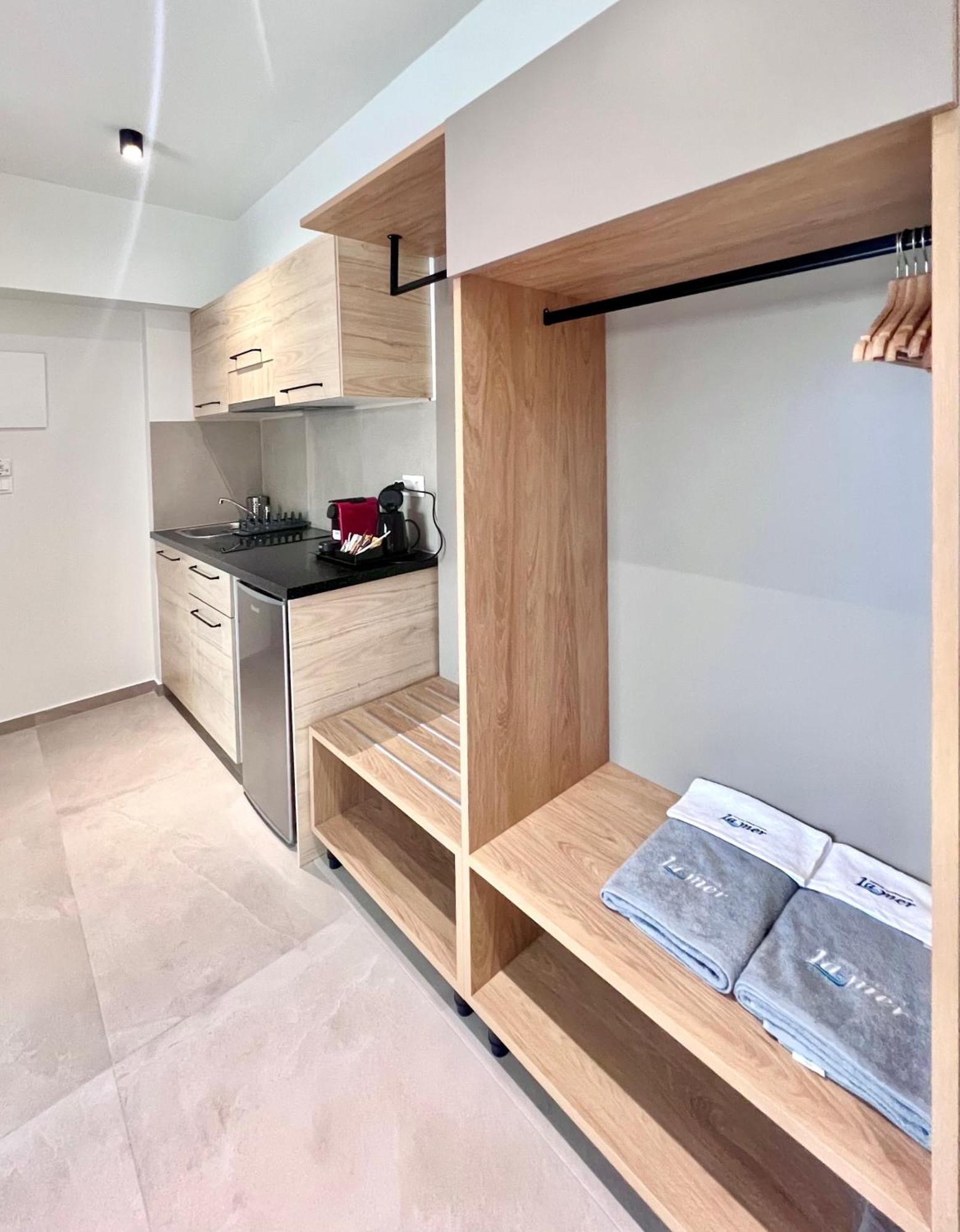 La Mer Luxury Apartments Ierissós Eksteriør bilde