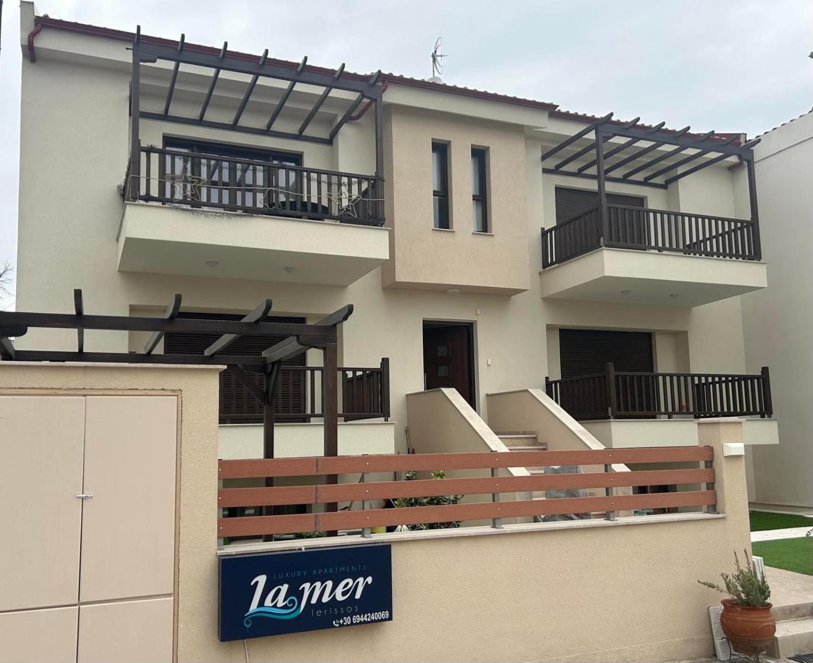 La Mer Luxury Apartments Ierissós Eksteriør bilde